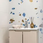 Fox Rock - Self Check In *