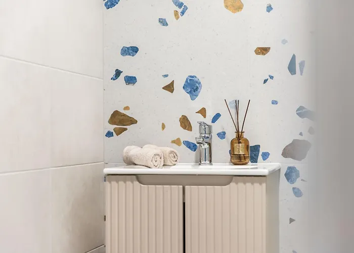 Fox Rock - Self Check In *